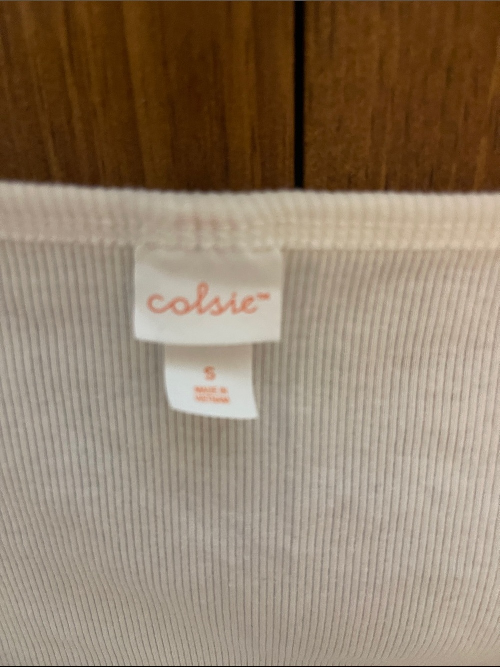 Colsie Cream Ribbed V-Neck Crop Top - Picture 3 of 5